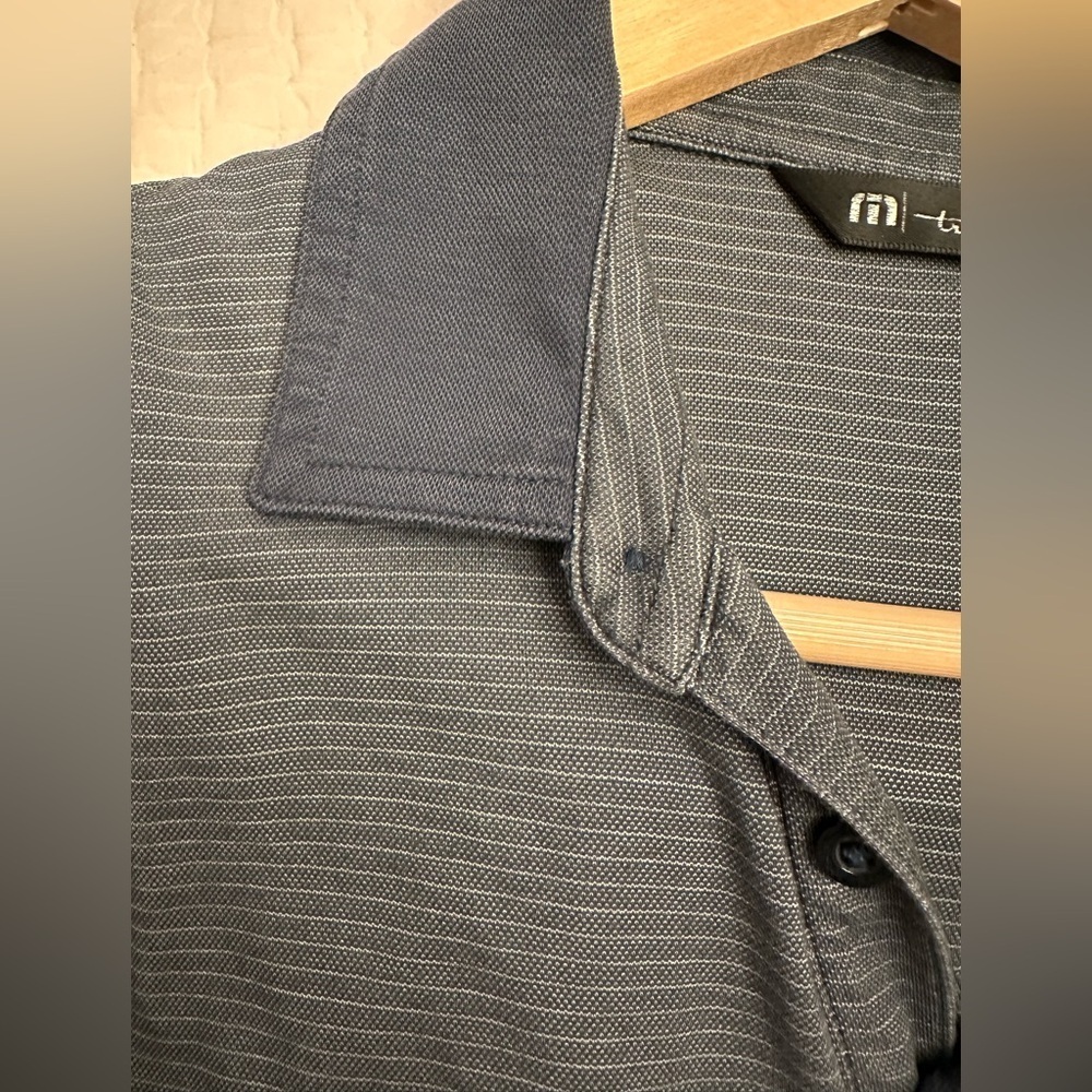 Travis Mathew golf shirt polo breathable fabric classic collar short sleeves M